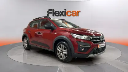 Usado Dacia Sandero Comfort 91 CV (66 kW) 2021 Rojo Berlina