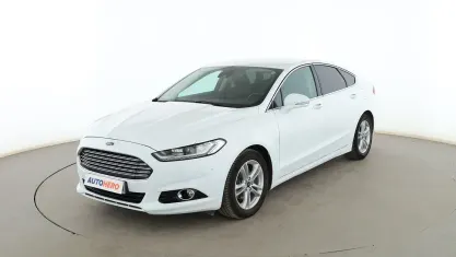 Usado Ford Mondeo Titanium 150 CV (110 kW) 2015 Blanco Berlina