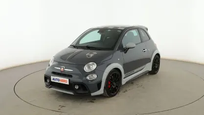 Usado Abarth 695 70th Anniversary 179 CV (131 kW) 2020 Gris Utilitario