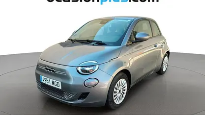 Usado Fiat 500e 86 kW (118 CV) 2023 Gris Utilitario