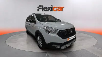 Usado Dacia Lodgy Comfort 116 CV (85 kW) 2021 Blanco Monovolumen