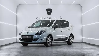 Usado Renault Scénic III Authentique 86 CV (63 kW) 2010 Blanco Monovolumen