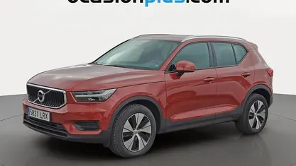 Usado Volvo XC40 Momentum 163 CV (119 kW) 2021 Rojo SUV