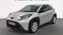 Gris Usado 2024 Toyota Aygo Play Utilitario | 13.955 € (Precio justo)