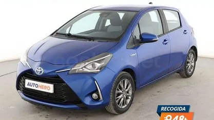 Usado Toyota Yaris Hybrid Active 101 CV (74 kW) 2017 Azul Berlina