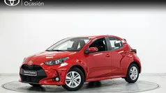 Rojo Usado 2024 Toyota Yaris Edition Berlina | 19.050 € (Precio justo)