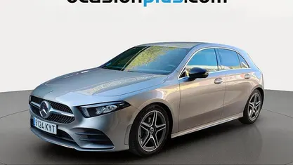 Usado Mercedes A180 AMG 116 CV (85 kW) 2019 Gris plata Utilitario