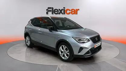Usado Seat Arona FR 116 CV (85 kW) 2024 Gris SUV