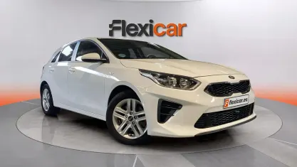 Usado Kia Ceed 120 CV (88 kW) 2022 Blanco Utilitario