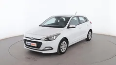 Blanco Usado 2015 Hyundai i20 Berlina | 10.899 € (Precio justo)