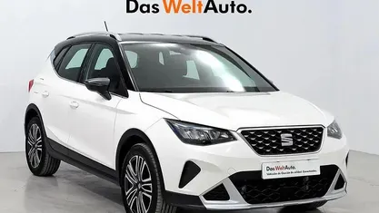 Usado Seat Arona Xperience 115 HP (84 kW) 2025 Branco SUV