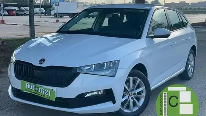 Blanco Usado 2021 Skoda Scala Sport Utilitario | 17.999 € (Precio justo)