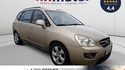 Usado Kia Carens Active 140 CV (102 kW) 2007 Beige Monovolumen