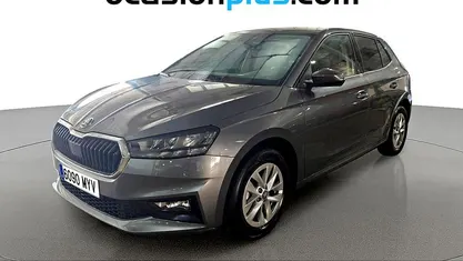 Usado Skoda Fabia Selection 95 CV (69 kW) 2025 Gris Utilitario