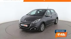 Usado 2018 Peugeot 208 Allure Utilitario | 10.899 € (Precio justo)