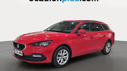 Usado Seat Leon Style 115 CV (84 kW) 2023 Rojo Monovolumen