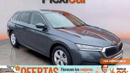 Usado Skoda Octavia Ambition 150 CV (110 kW) 2021 Gris Familiar
