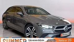 Gris / plata Usado 2021 Mercedes CLA180 Shooting Brake Familiar | 19.990 € (Buen precio)
