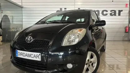 Usado Toyota Yaris Sol 90 CV (66 kW) 2008 Negro Utilitario