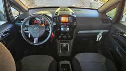 Usado Opel Zafira Family 125 CV (91 kW) 2011 Gris / plata Monovolumen