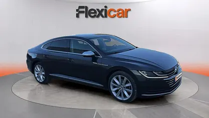 Usado VW Arteon Elegance 150 CV (110 kW) 2018 Gris Coupe