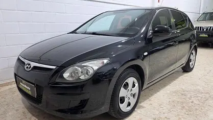 Usado Hyundai i30 Comfort 90 CV (66 kW) 2010 Berlina