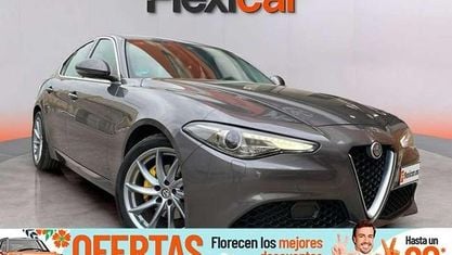 Usado Alfa Romeo Giulia Business 150 CV (110 kW) 2018 Gris Berlina