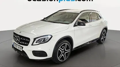 Begagnad Mercedes GLA220 AMG line 177 HK (130 kW) 2017 Vit SUV