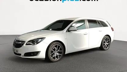 Usado Opel Insignia Excellence 140 CV (102 kW) 2015 Blanco Familiar