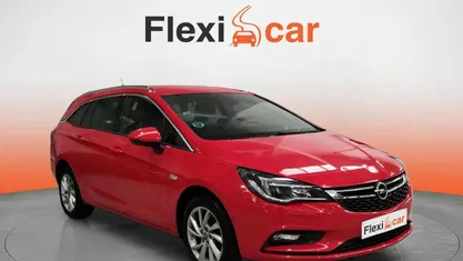 Usado Opel Astra Selective 110 CV (80 kW) 2019 Familiar
