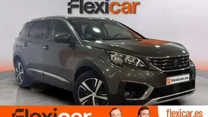 Usado Peugeot 5008 Allure 131 CV (96 kW) 2019 Marrón SUV