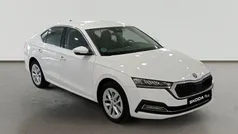 Usado 2024 Skoda Octavia Selection Berlina | 28.990 € (Precio justo)