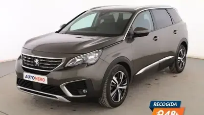 Usado Peugeot 5008 Allure 130 CV (95 kW) 2019 Gris SUV