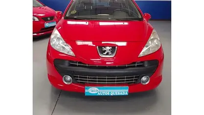 Usado Peugeot 207 90 CV (66 kW) 2007 Rojo Utilitario
