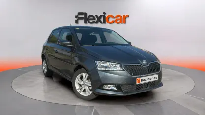 Usado Skoda Fabia Ambition 95 CV (69 kW) 2020 Gris Utilitario