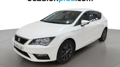 Usado Seat Leon Style 130 CV (95 kW) 2019 Blanco Utilitario