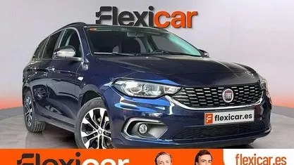 Usado Fiat Tipo Mirror 120 CV (88 kW) 2020 Azul Familiar