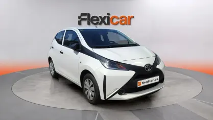 Usado Toyota Aygo X-cite 72 CV (52 kW) 2016 Blanco Utilitario