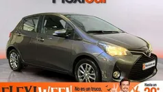 Gris Usado 2015 Toyota Yaris Active Utilitario | 9290 € (Precio justo)