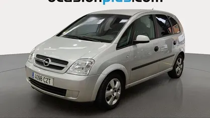 Gris Usado 2004 Opel Meriva Essentia Monovolumen | 4990 € (Precio justo)