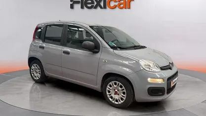 Usado Fiat Panda 71 CV (52 kW) 2022 Gris Utilitario