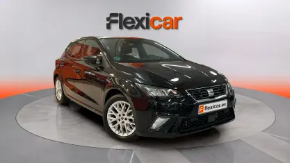 Usado Seat Ibiza FR 116 CV (85 kW) 2024 Negro Utilitario