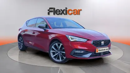 Usado Seat Leon FR 150 CV (110 kW) 2021 Rojo Berlina