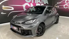 Gris Nuevo 2025 Toyota Yaris Utilitario | 58.990 €