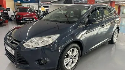 Usado Ford Focus Trend 125 CV (91 kW) 2014 Azul Familiar