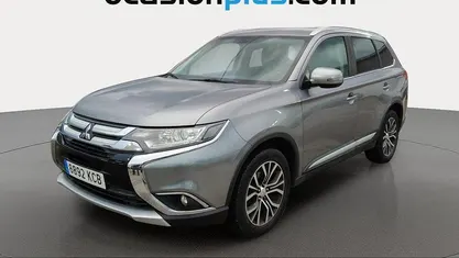 Gris Usado 2017 Mitsubishi Outlander Motion SUV | 17.500 € (Precio justo)