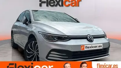 Usado VW Golf VIII Life 150 CV (110 kW) 2022 Gris Utilitario