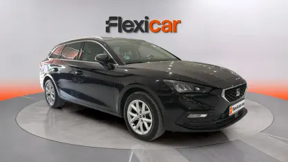 Usado Seat Leon Style 116 CV (85 kW) 2025 Negro Berlina