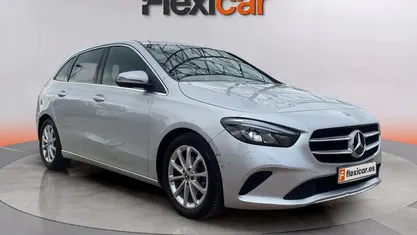 Usado Mercedes B180 137 CV (100 kW) 2020 Gris Monovolumen