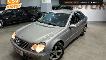 Usado Mercedes C220 Avantgarde 150 CV (110 kW) 2006 Beige Berlina